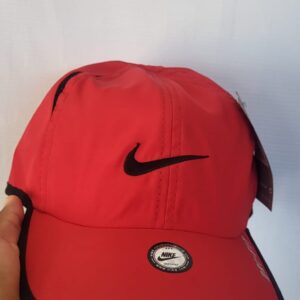 Gorra Nike Deportiva Roja – Estilo y Rendimiento